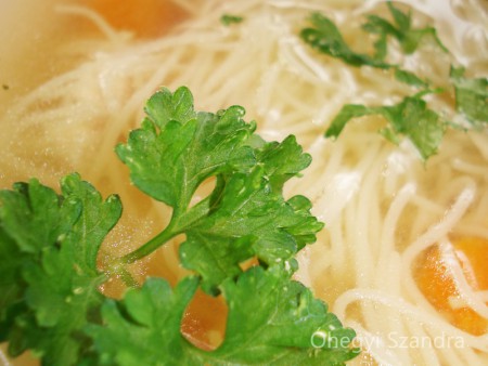 A petrezselyem remekül szolgál díszítő eszközként